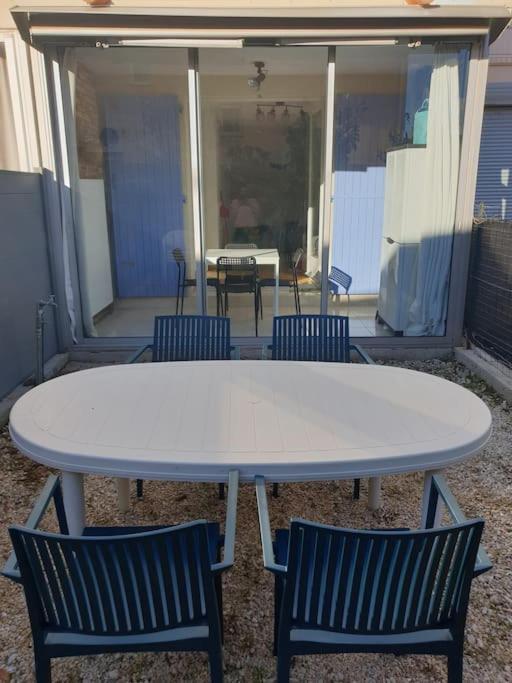 Studio 4 Personnes Avec Jardinet A 2 Pas Des Plages "Chez Manon" Carro  Exterior photo